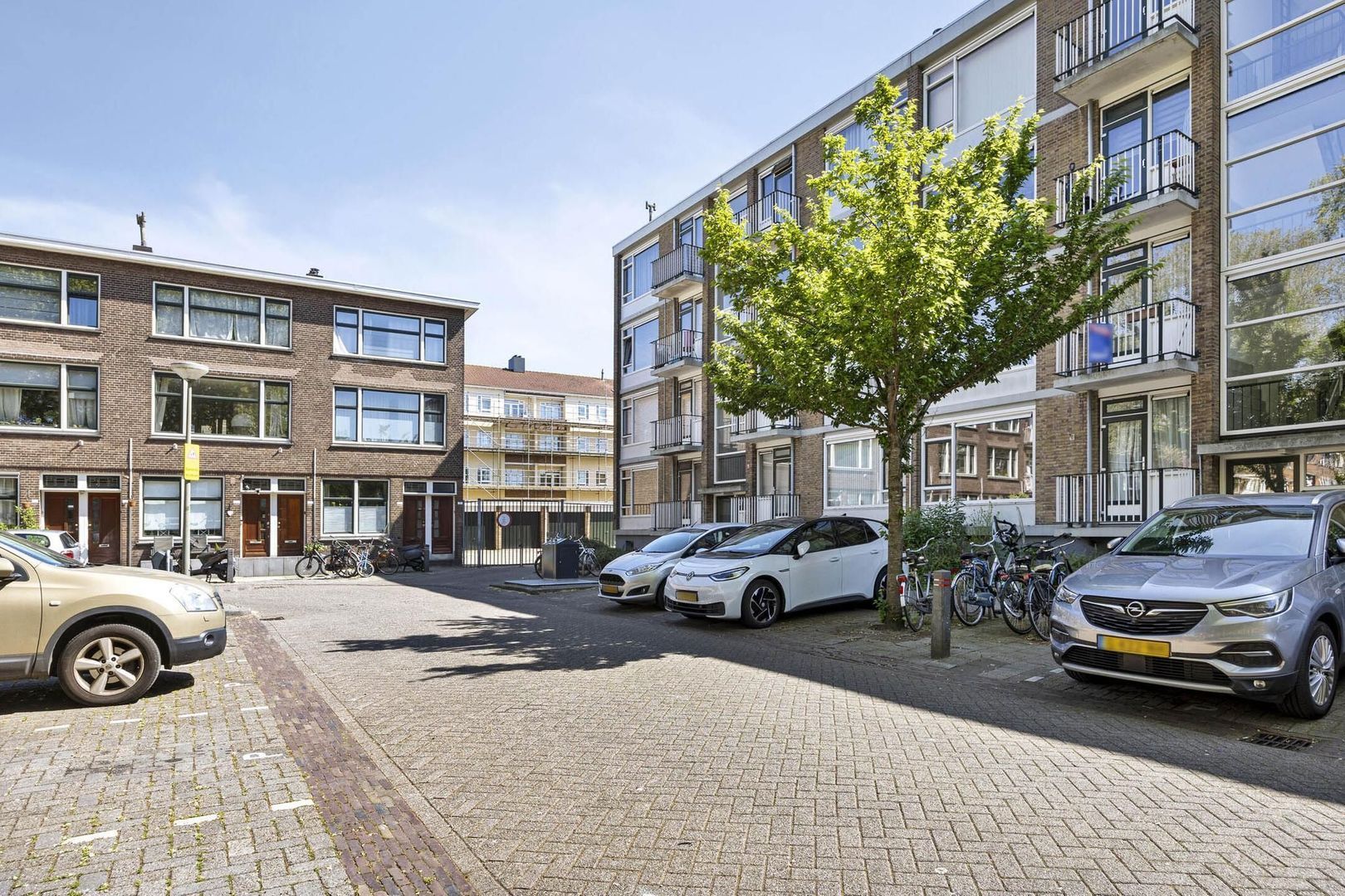 Newtonplein 49, Schiedam foto-20 blur