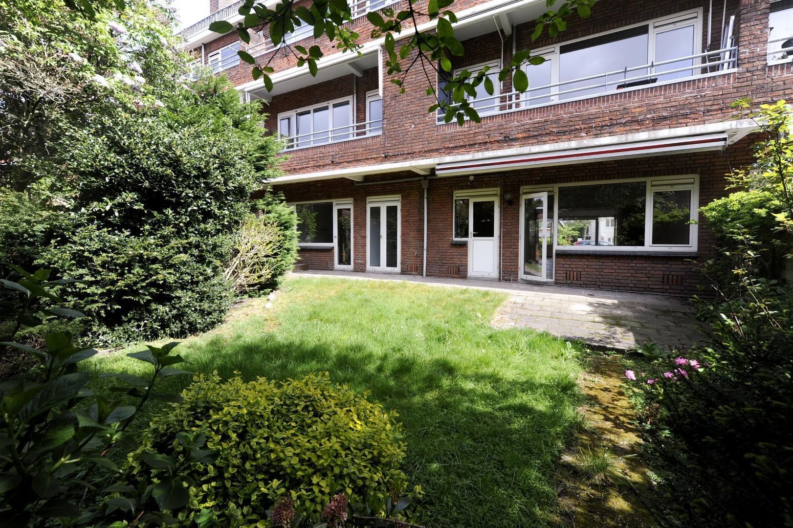 Laan van Nieuw Oosteinde 234, Voorburg foto-2 blur