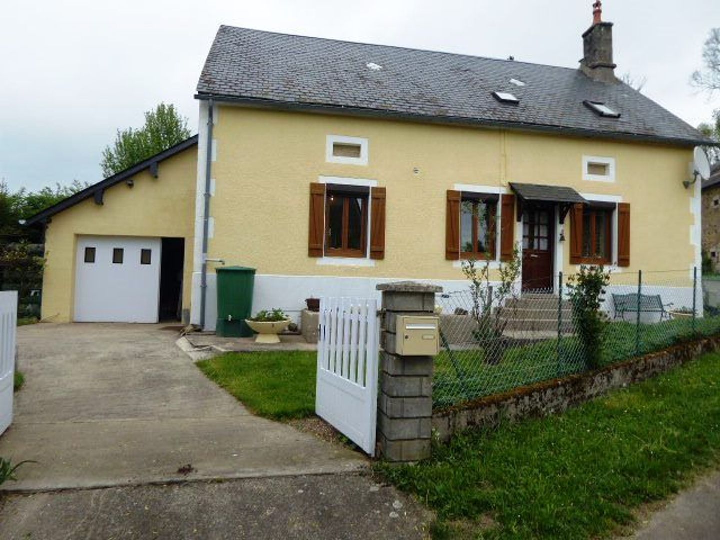 SI1160, Ouroux en Morvan foto-0 blur