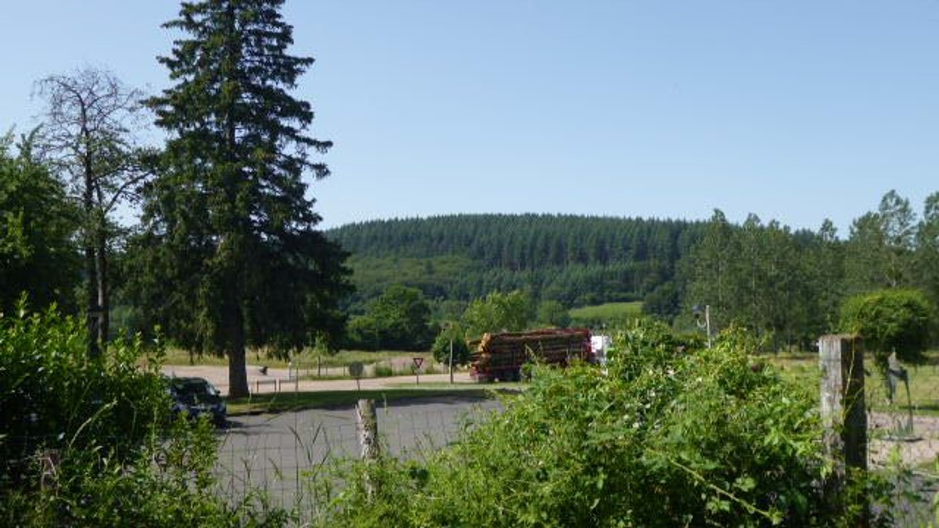 SI1192, Moux-en-Morvan foto-4 blur