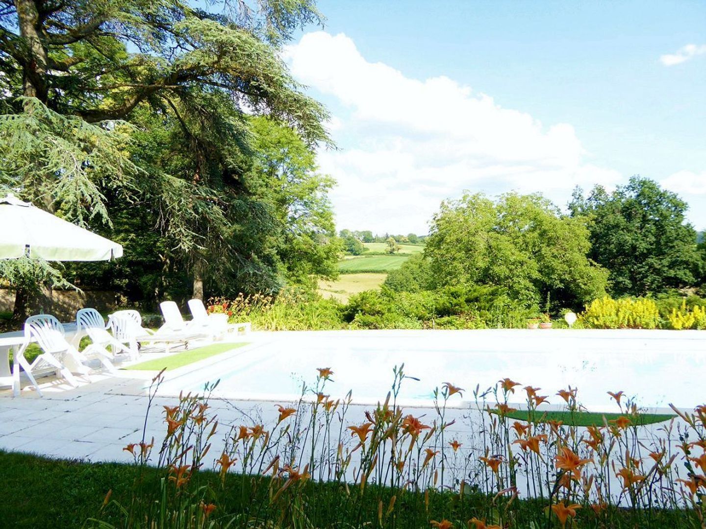 SI1259, Montigny-en-Morvan foto-4 blur