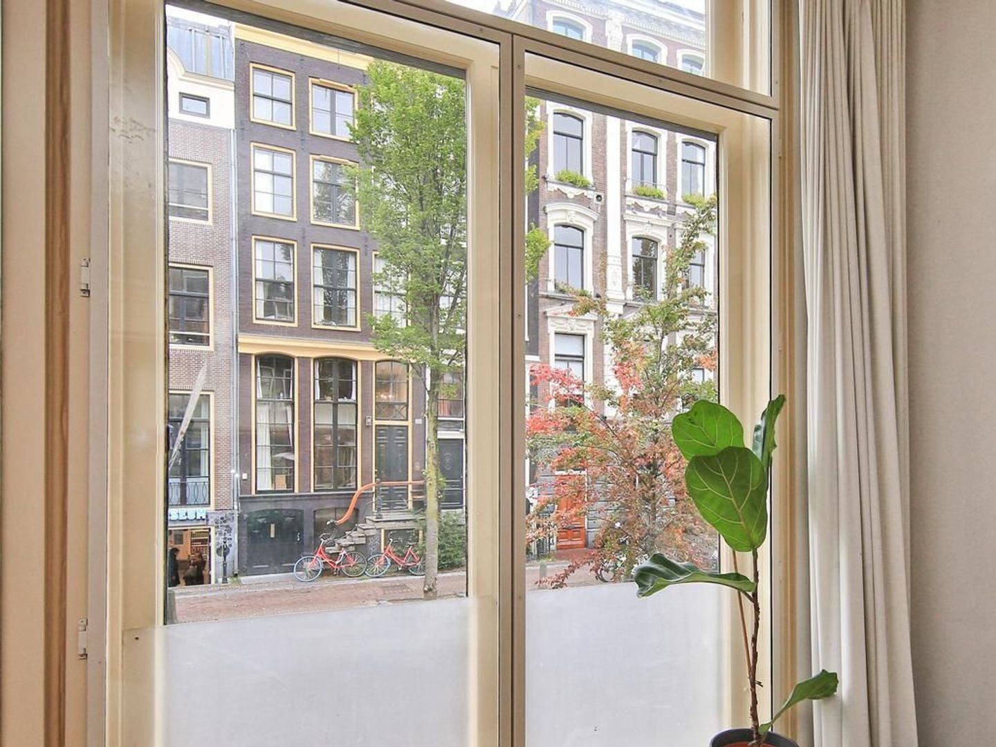 Oudezijds Achterburgwal 137 B, Amsterdam foto-9 blur