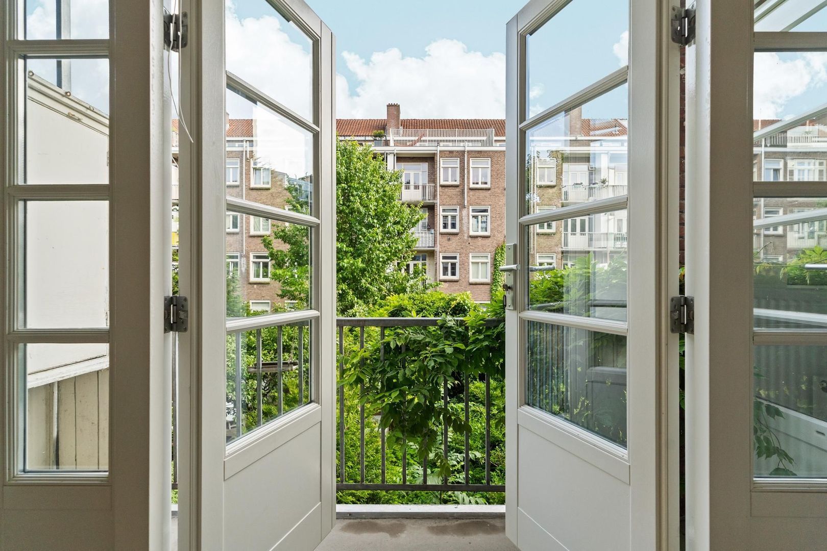 Van Tuyll van Serooskerkenweg 69 1, Amsterdam foto-8 blur