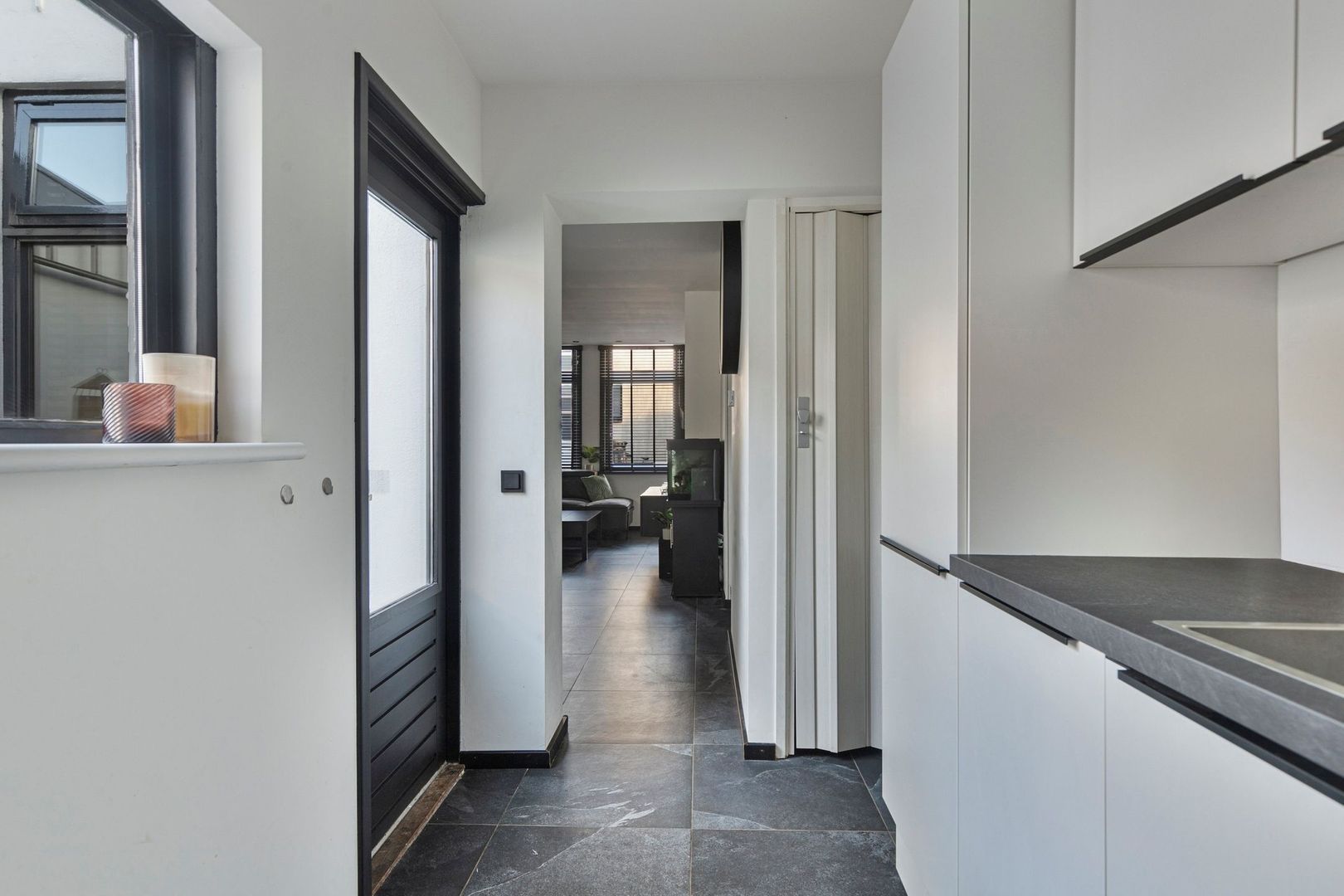Zalmstraat 9, Schiedam foto-9 blur