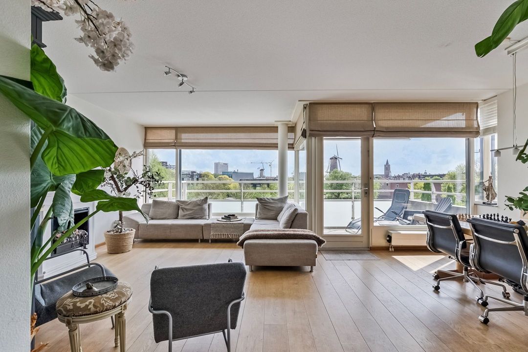 Joop Den Uyllaan 67, Schiedam