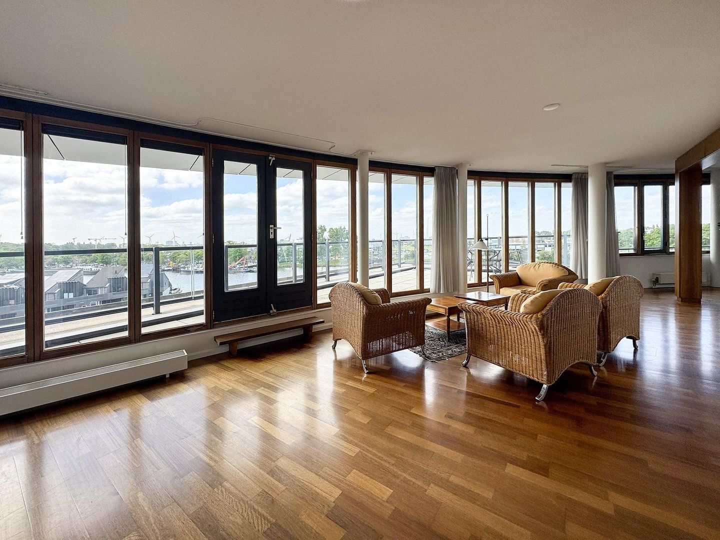 Justpier 112, Zaandam foto-17 blur