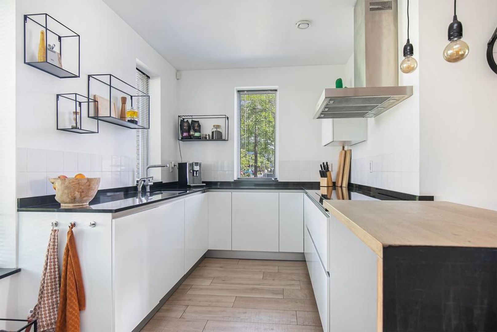 Seringenstraat 48, Vlaardingen foto-2 blur