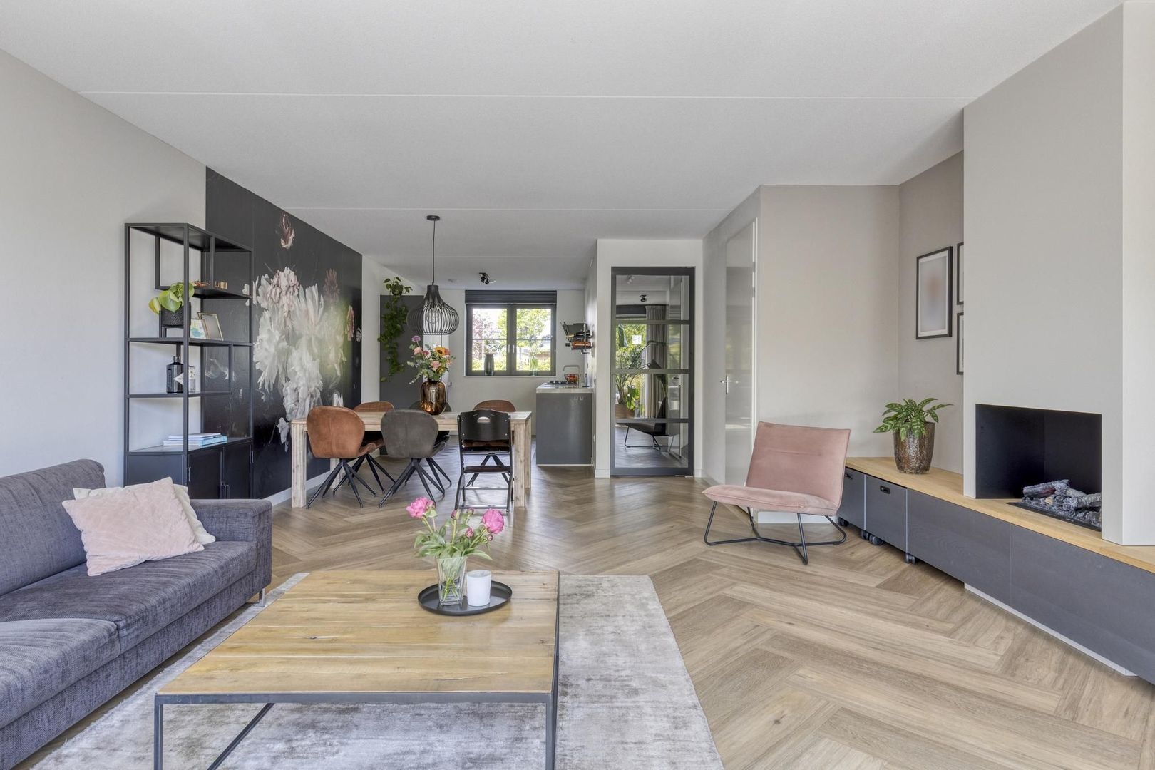 Graan voor Visch 55, Waddinxveen foto-11 blur