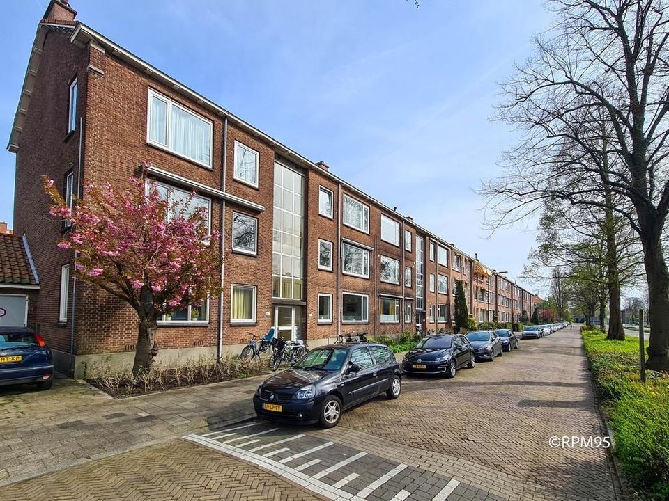 Prins Bernhardlaan 82, Voorburg