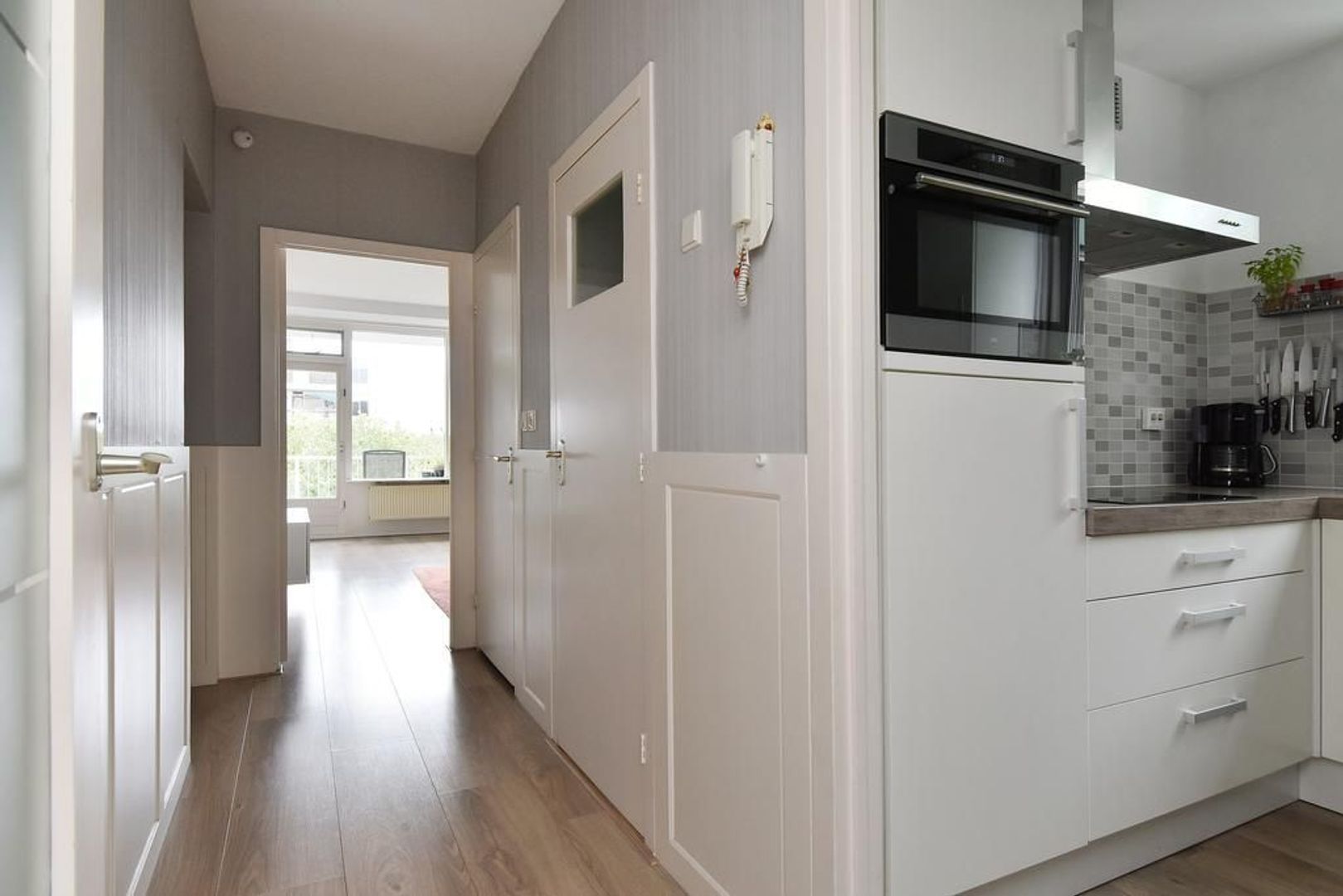 Volendamlaan 887, Den Haag foto-15