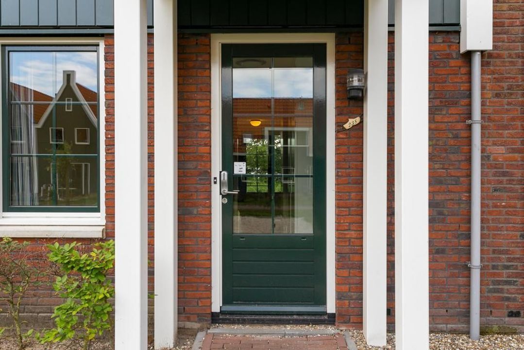 De Krom 238, Volendam