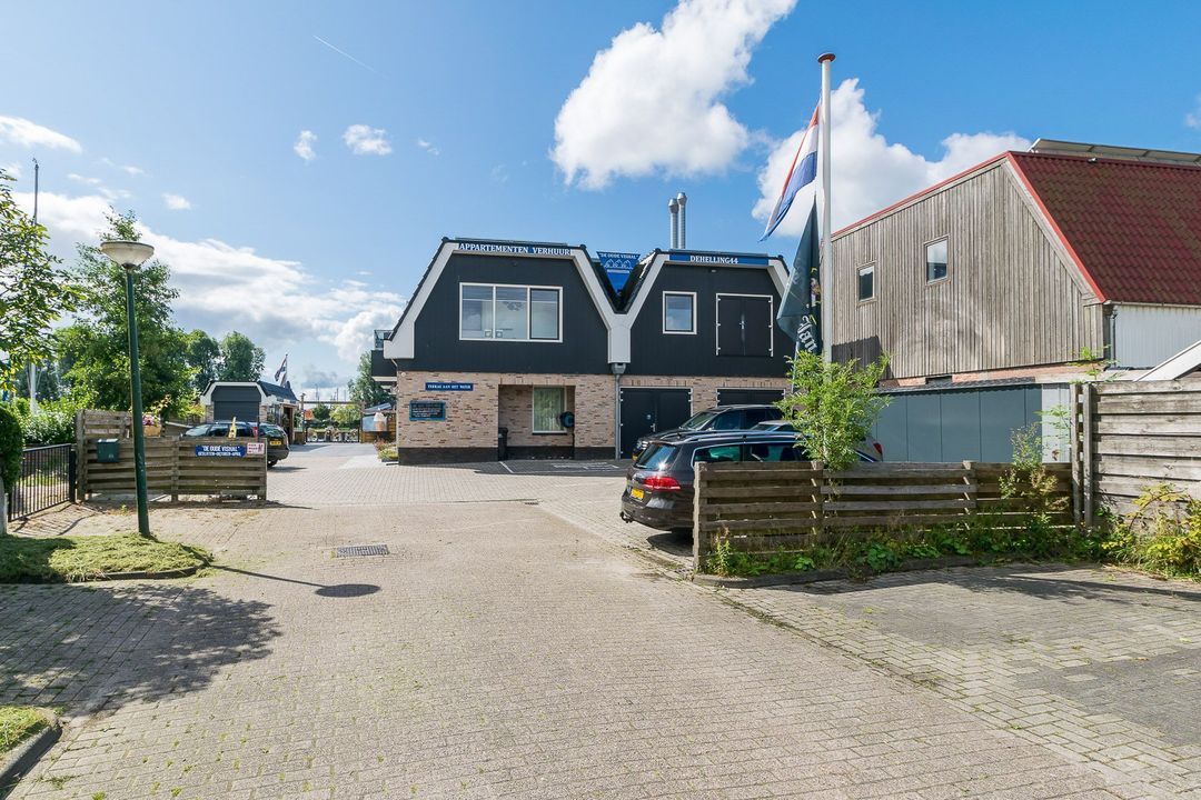 Helling 44, Heeg foto-6