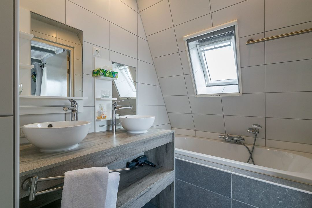 Helling 44, Heeg foto-57