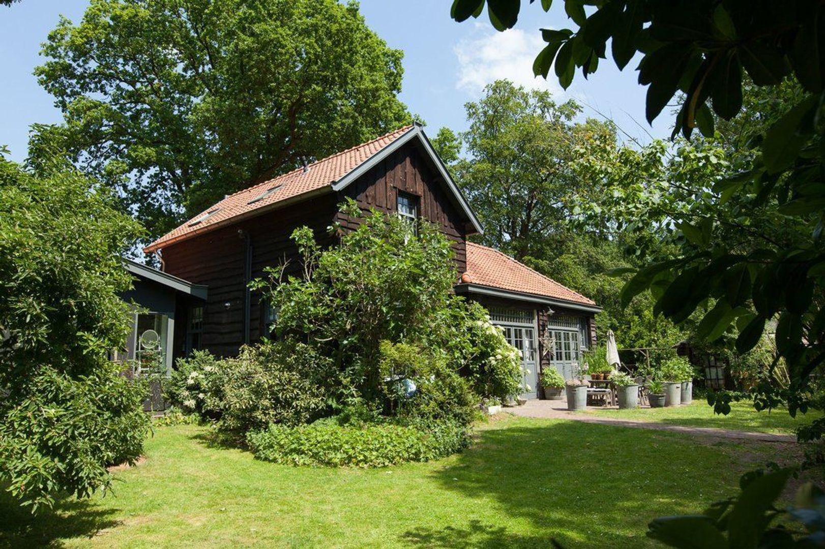 Struisvogellaan 11, Hilversum