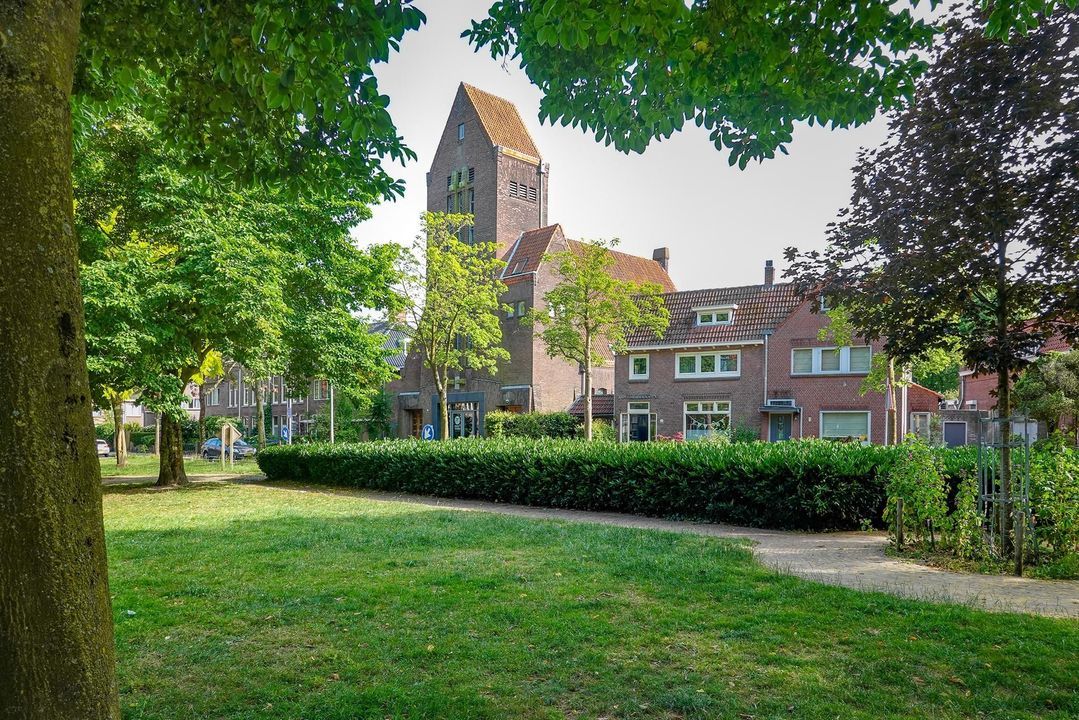 Molenbochtplein 33, Tilburg foto-0
