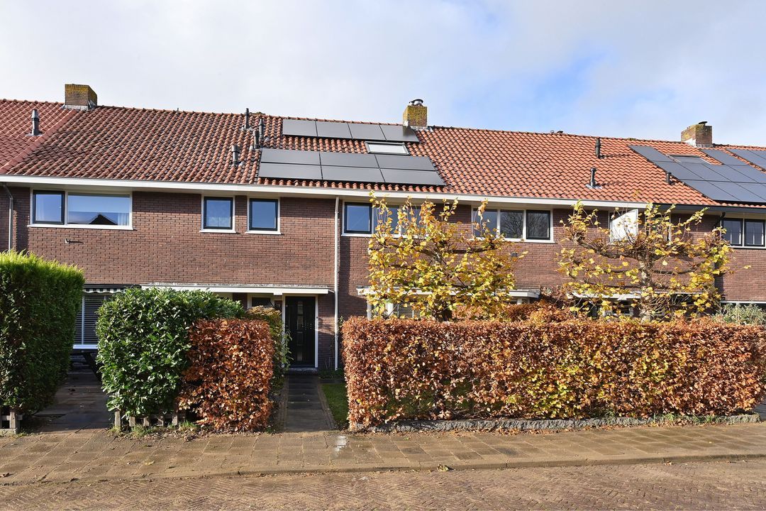 B. van Rooijenstraat 19, Naarden