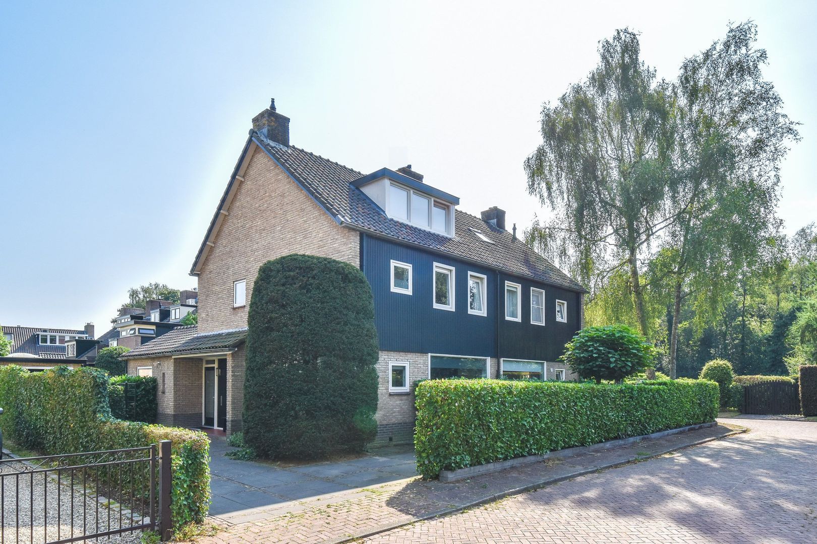 Klein Laren 25, Laren foto-1