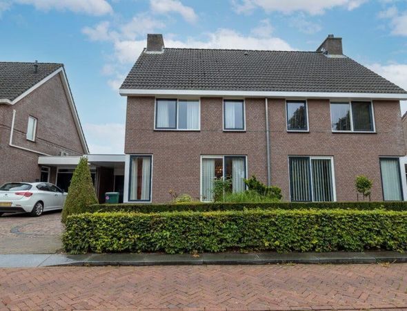Dorpsplein, Riethoven