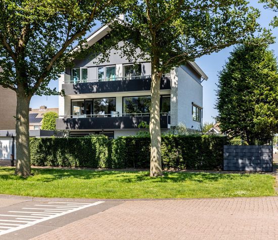 Merellaan 100, Maassluis