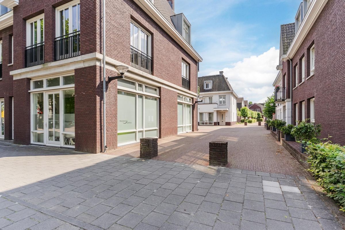 Stationsstraat 7-A Photo Blur 40