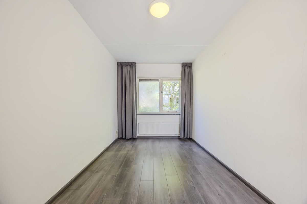 Koninginnestraat 10 Photo Blur 16