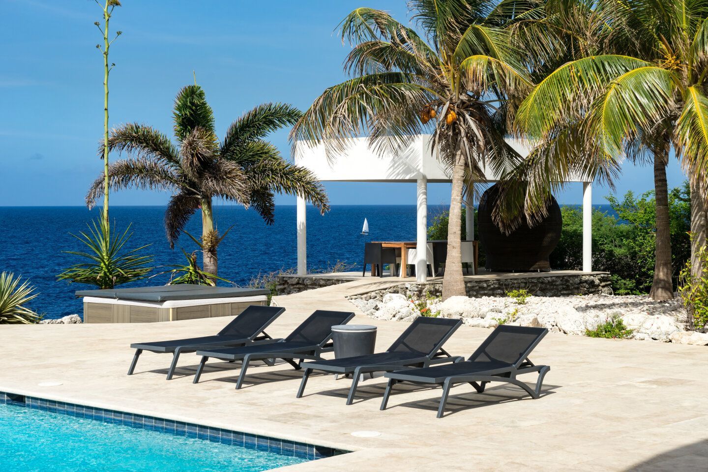 Coral Estate 303 Photo}