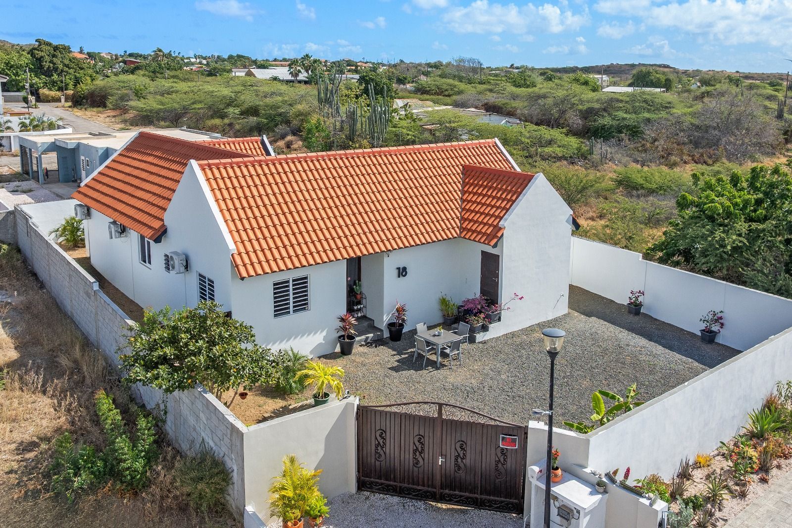 Camellia Residence 18 Photo}