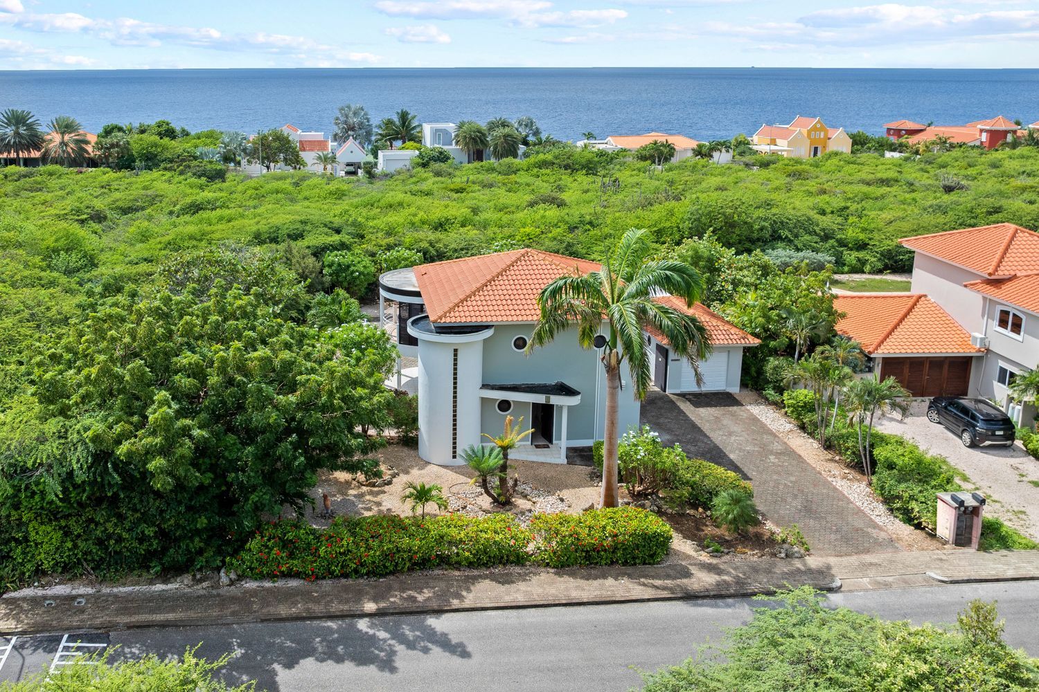 Coral Estate 41 Photo}