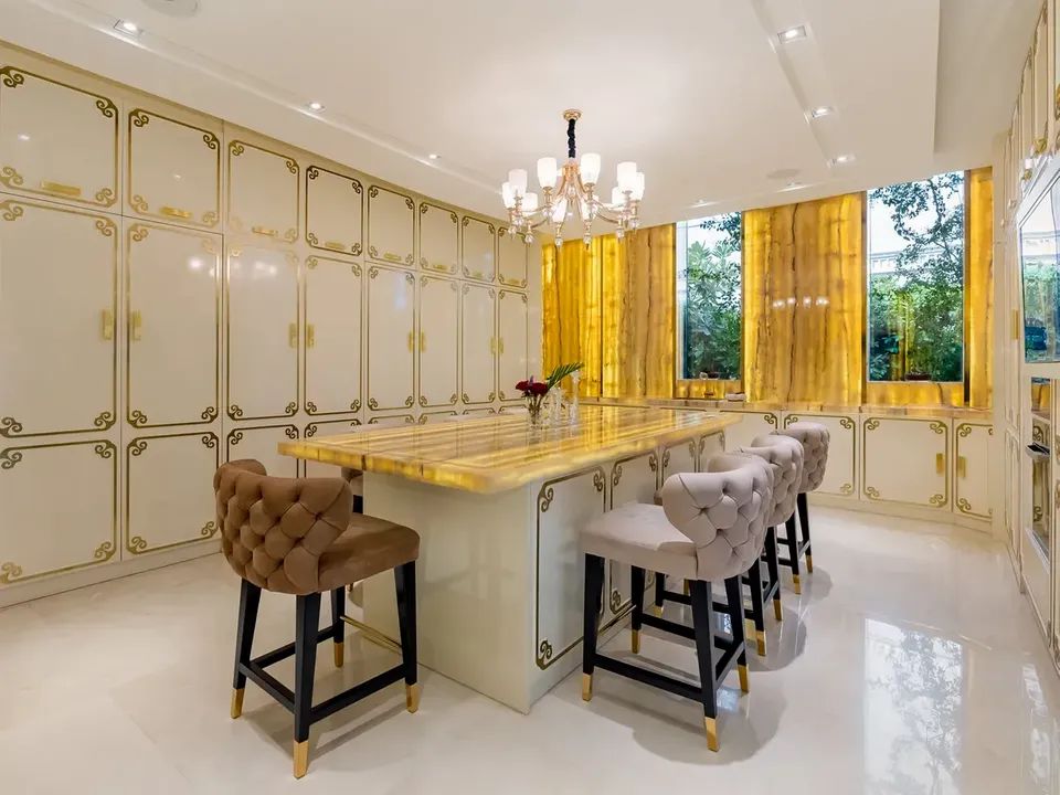 Emirates Hills image thumbs 1