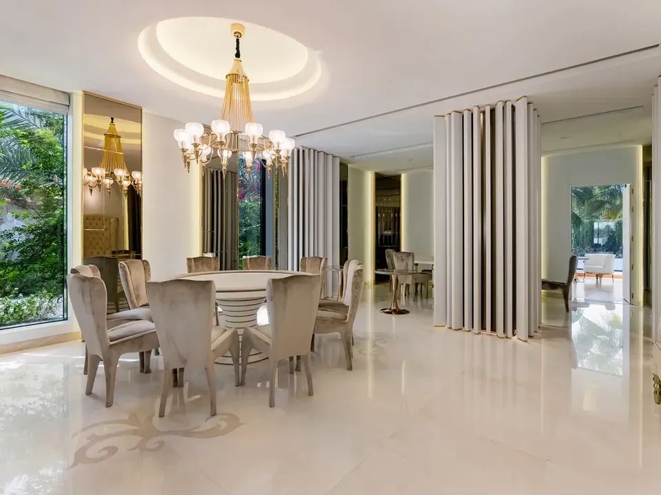 Emirates Hills image thumbs 1