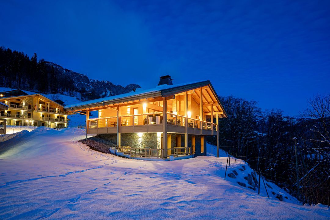 Amazing Chalet image thumbs 1