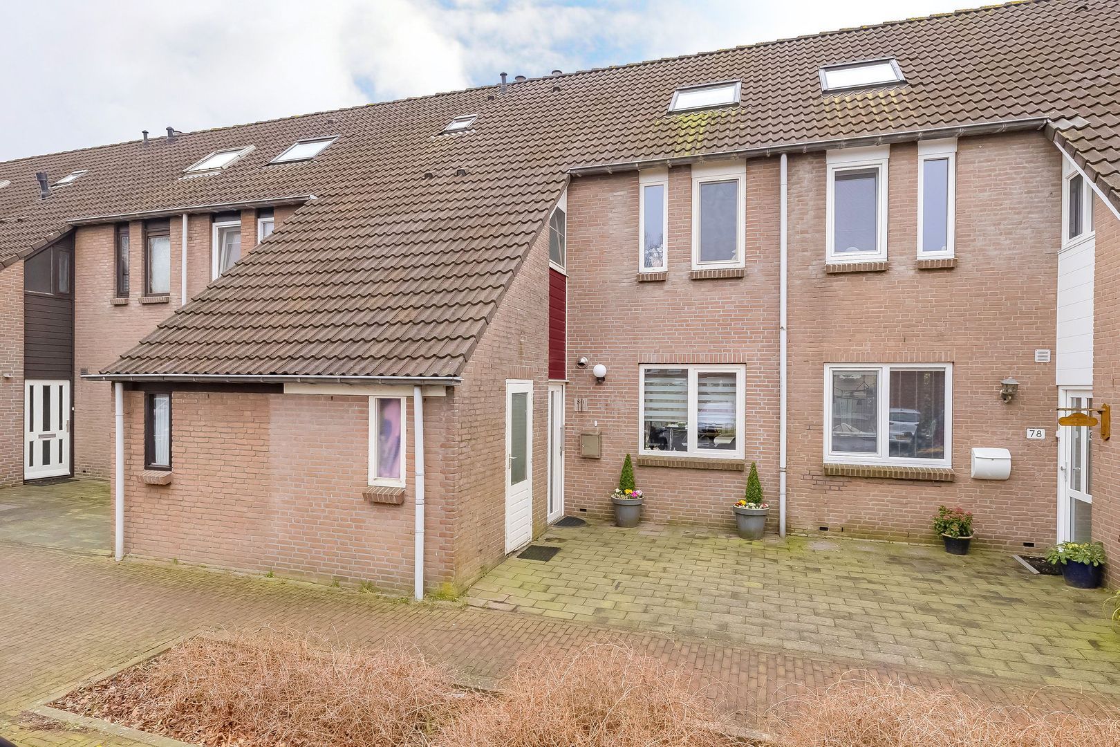 Koraalzwam 80, Alphen aan den Rijn foto-0 blur