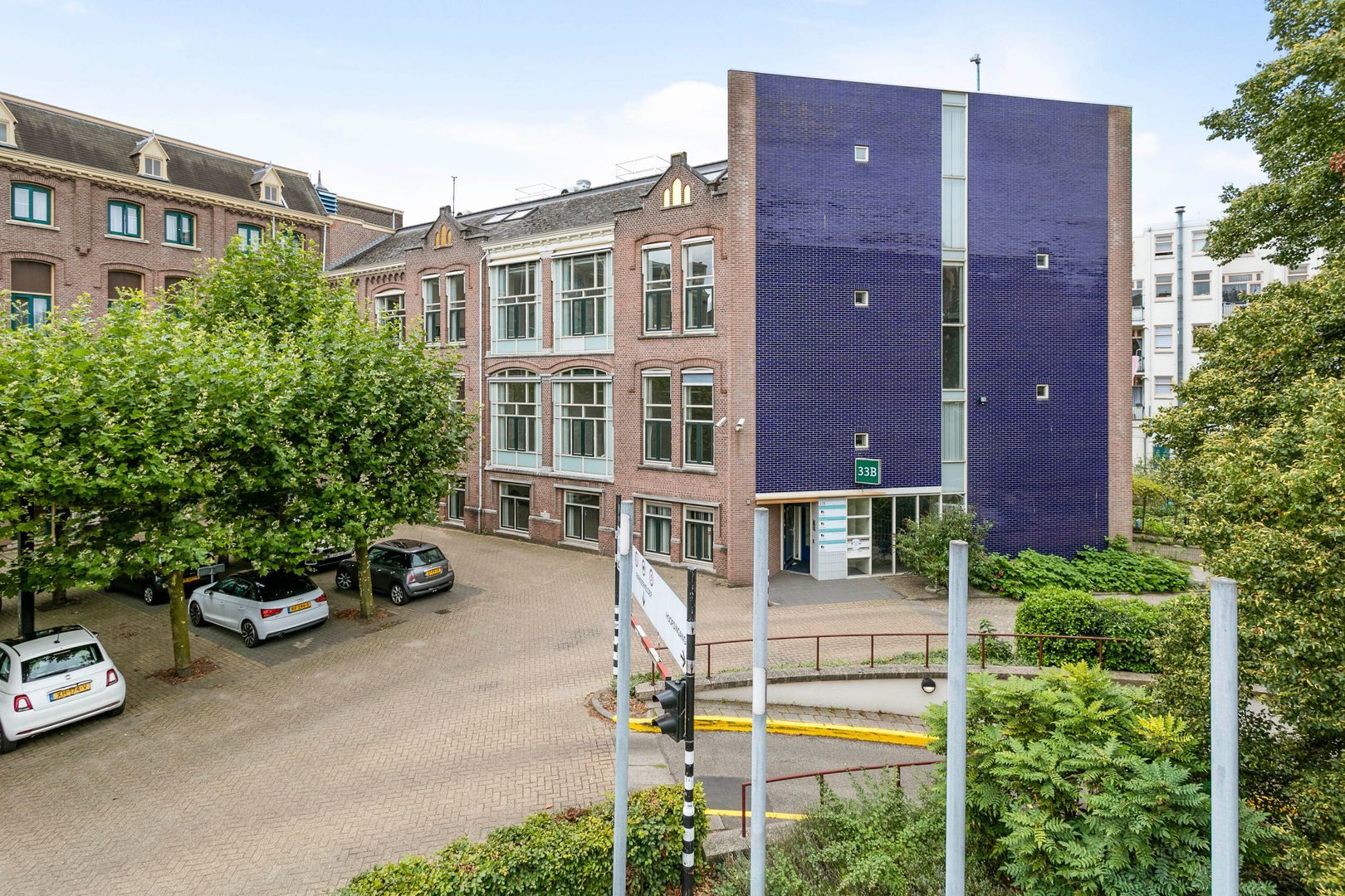 Stichting Laurens verhuurt circa 730 m2 kantoorruimte in Rotterdam