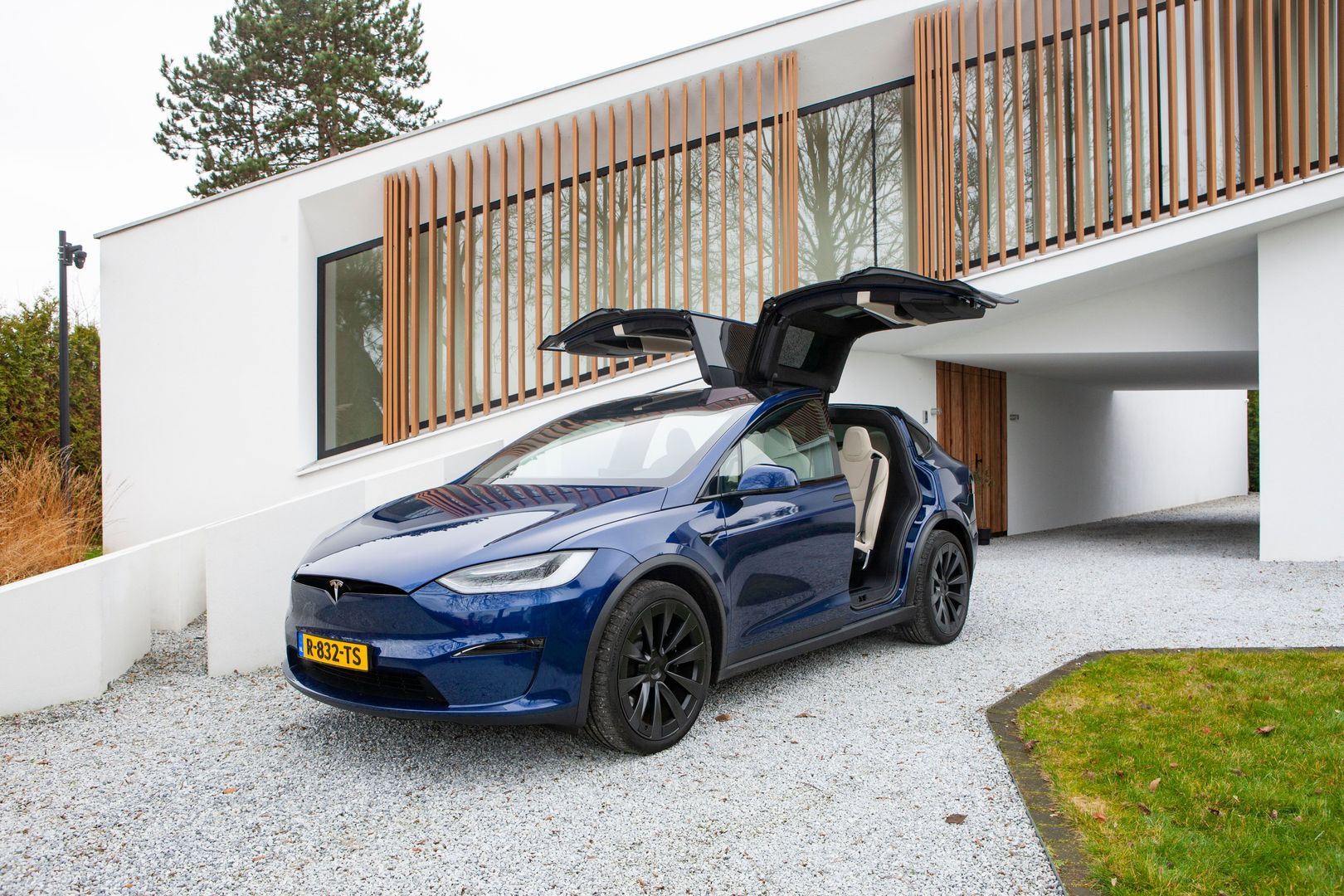 Tesla Model X Plaid