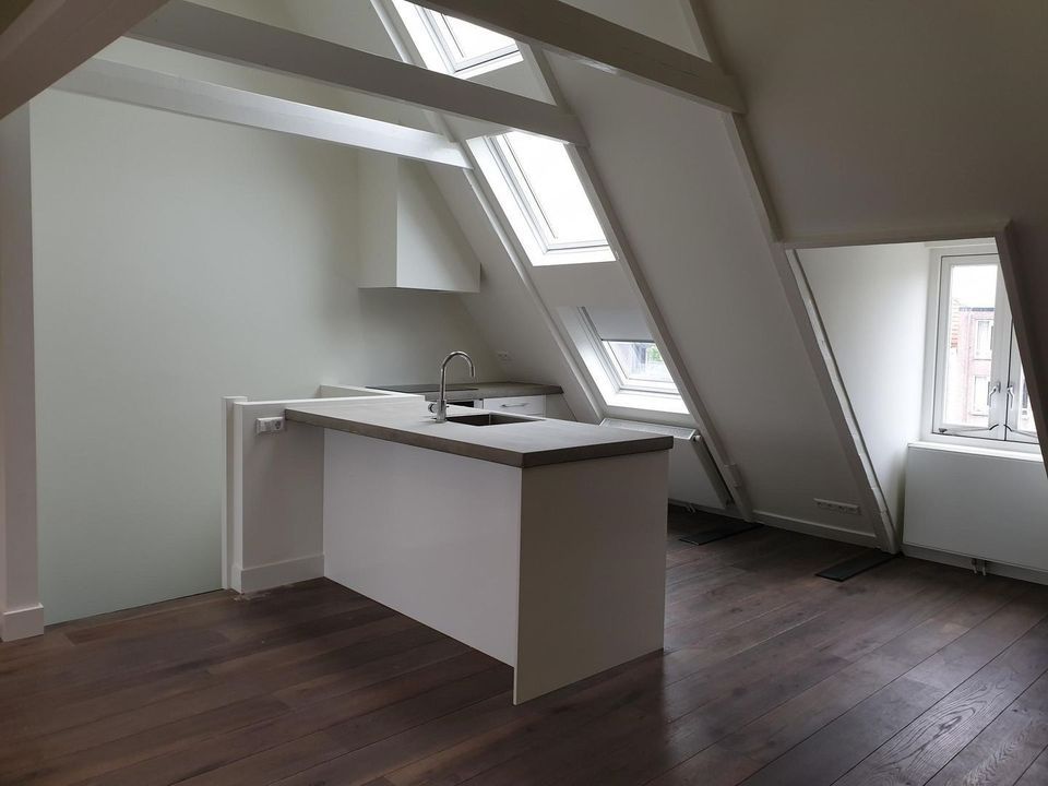 Herenvest, Upper floor apartment in Haarlem Real