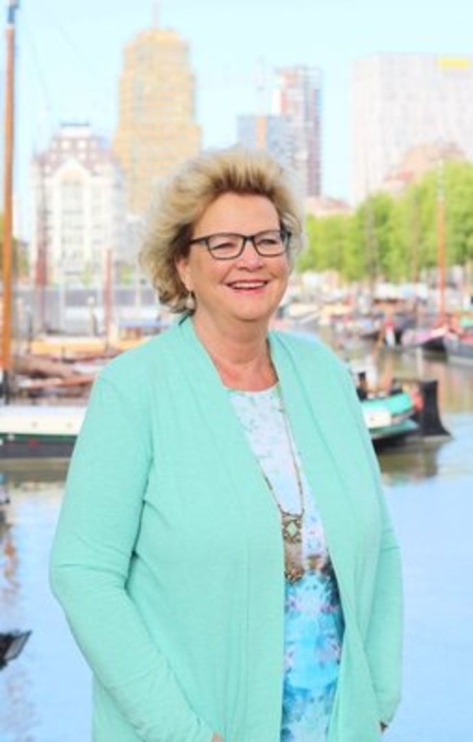 Yvonne Blok