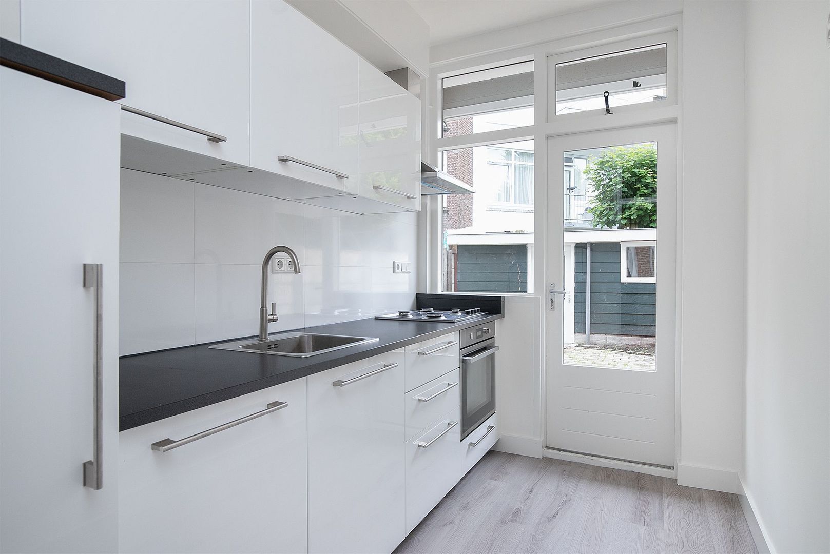 2e Joan Maetsuyckerstraat 233, Den Haag foto-10 blur