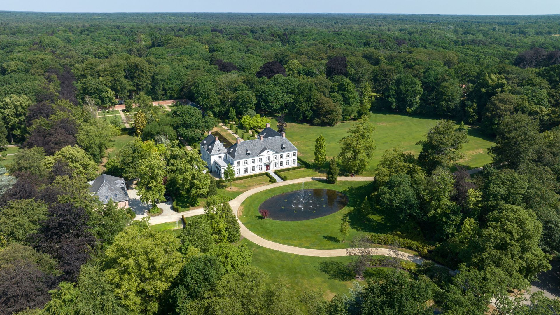 Kasteel Mishaegen image 1