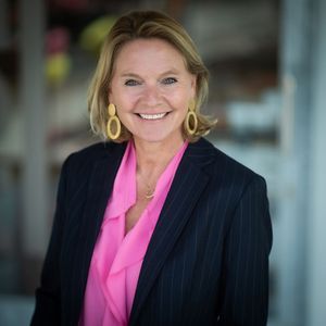 Bernadette Linck