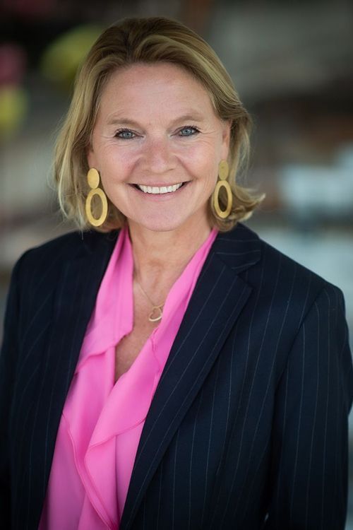 Bernadette Linck