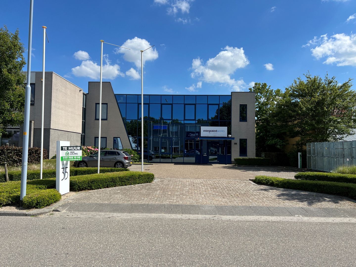 Leverancier medische apparatuur koopt in Nieuw-Vennep
