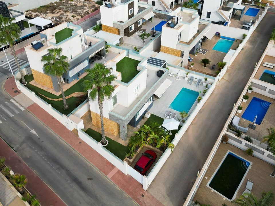 Exquisite Villa with Pool and Sea Views in Aguas Nuevas, Torrevieja, torrevieja foto-3