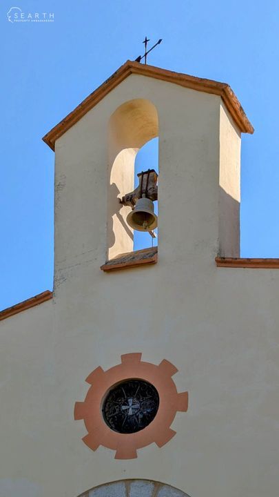 a step from Sitges, Masia and chapel foto-3