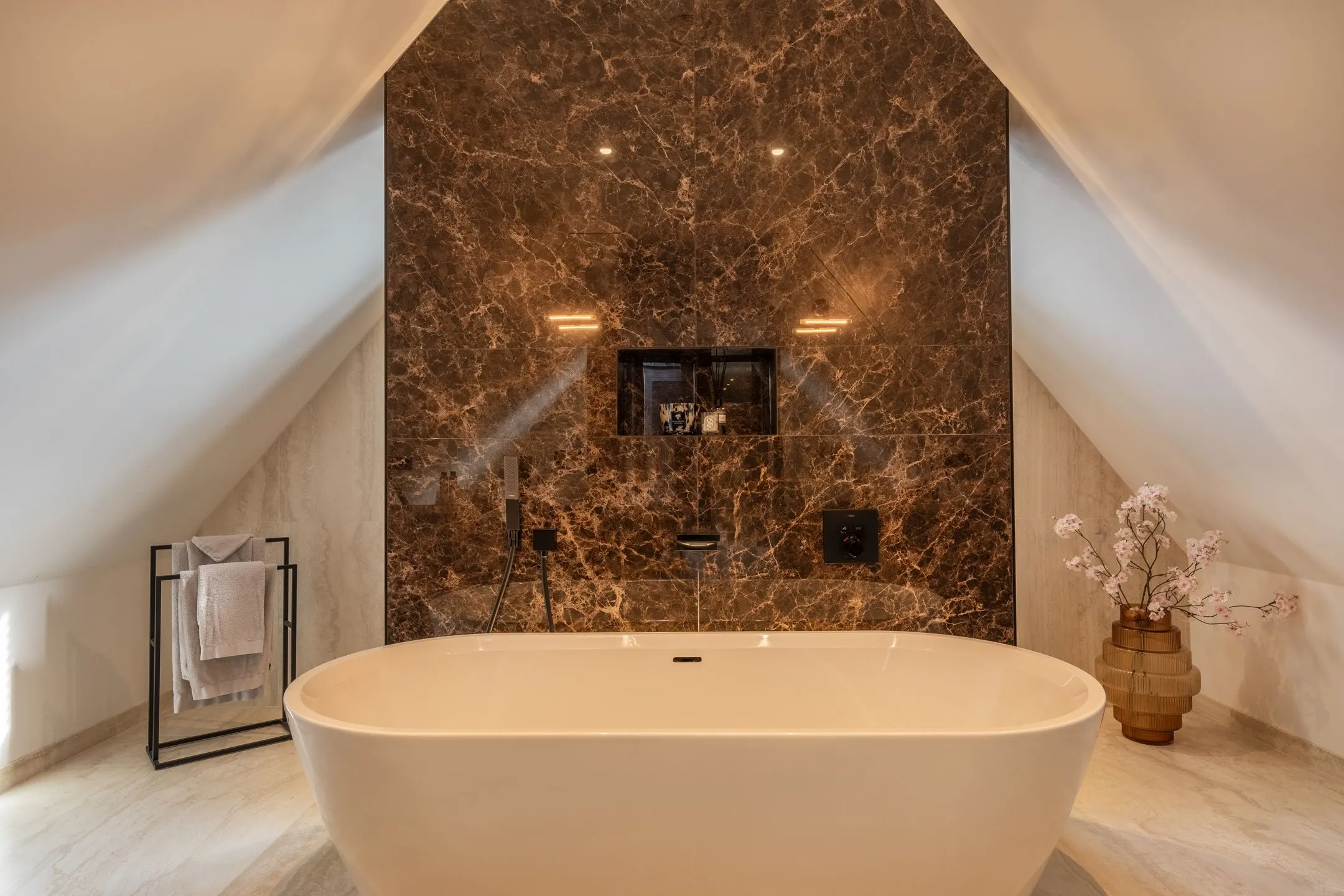 contact specialismen-luxe-vastgoed 1200x1200